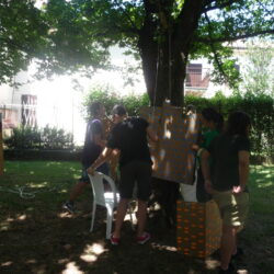 Fiera del Baratto 2015 - volontari al lavoro