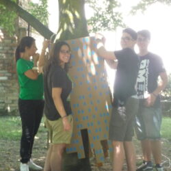 Fiera del Baratto 2015 - volontari al lavoro