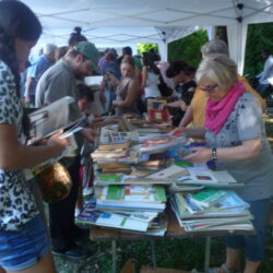 Momenti nelle bancarelle